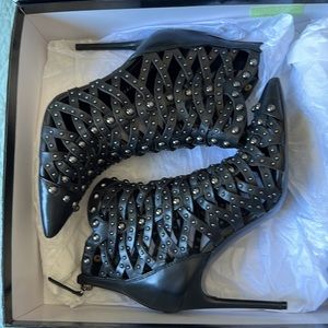 Alice + Olivia Leather boots